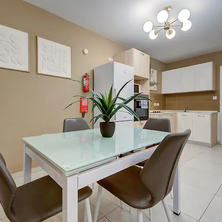 Bright & Airy 2br Close To Valletta & Sliema Gwardamanga