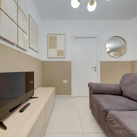 Bright & Airy 2br Close To Valletta & Sliema Apartment *