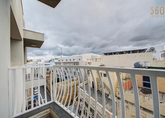 Bright & Airy 2br Close To Valletta & Sliema *