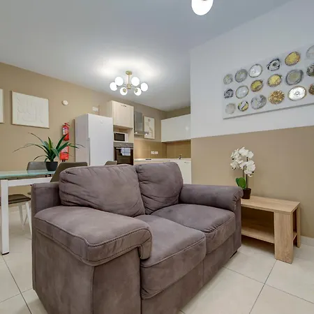 Daire Bright & Airy 2br Close To Valletta & Sliema Tal Guardamangia