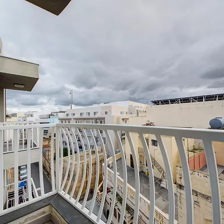 Bright & Airy 2br Close To Valletta & Sliema *