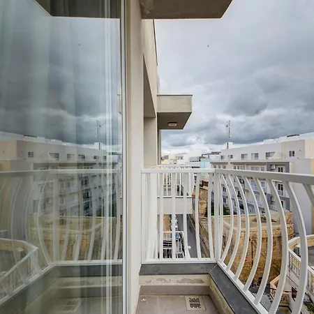 Daire Bright & Airy 2br Close To Valletta & Sliema